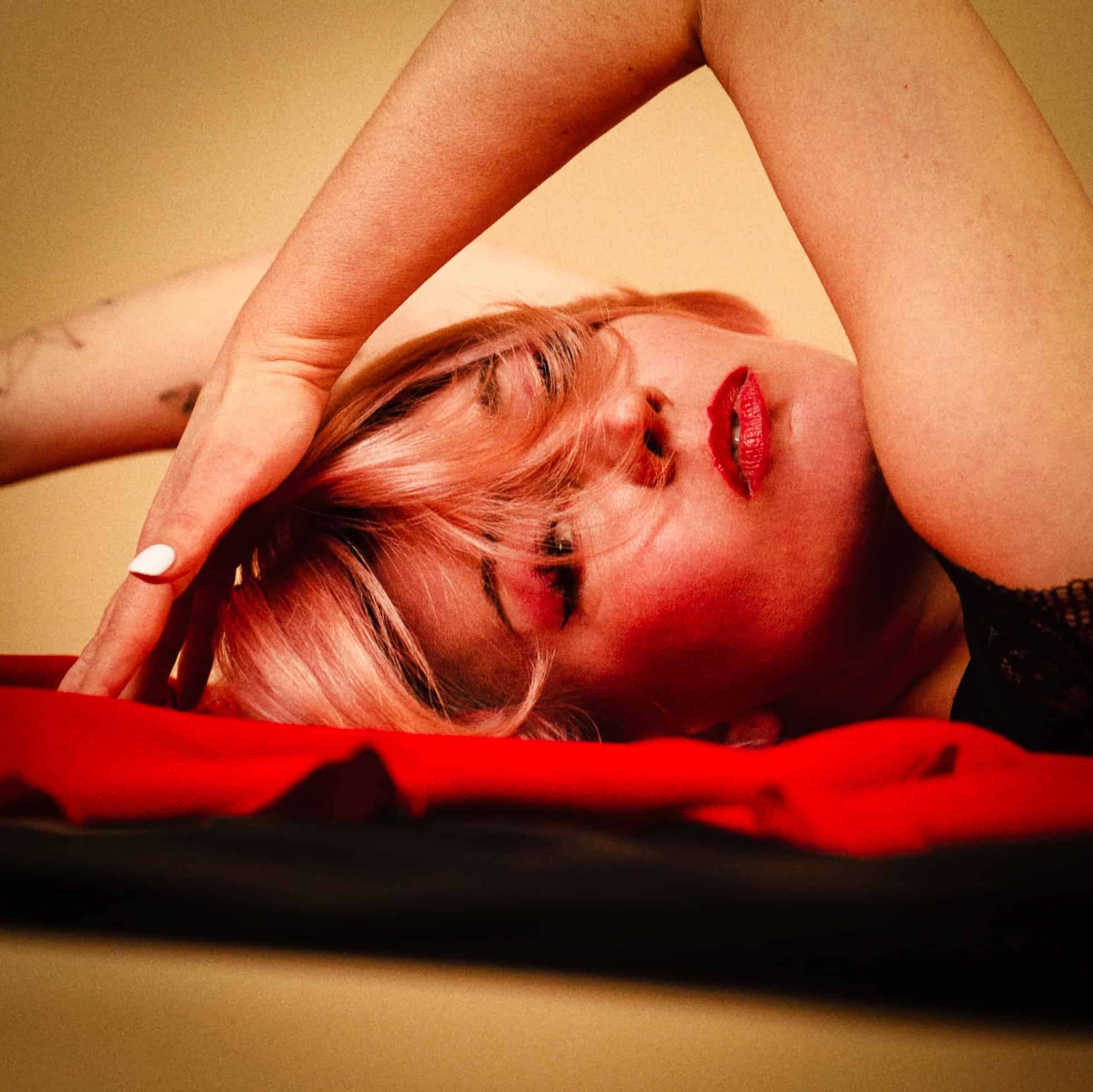 Pixie Pee Magic – Domina / Dominus in Berlin