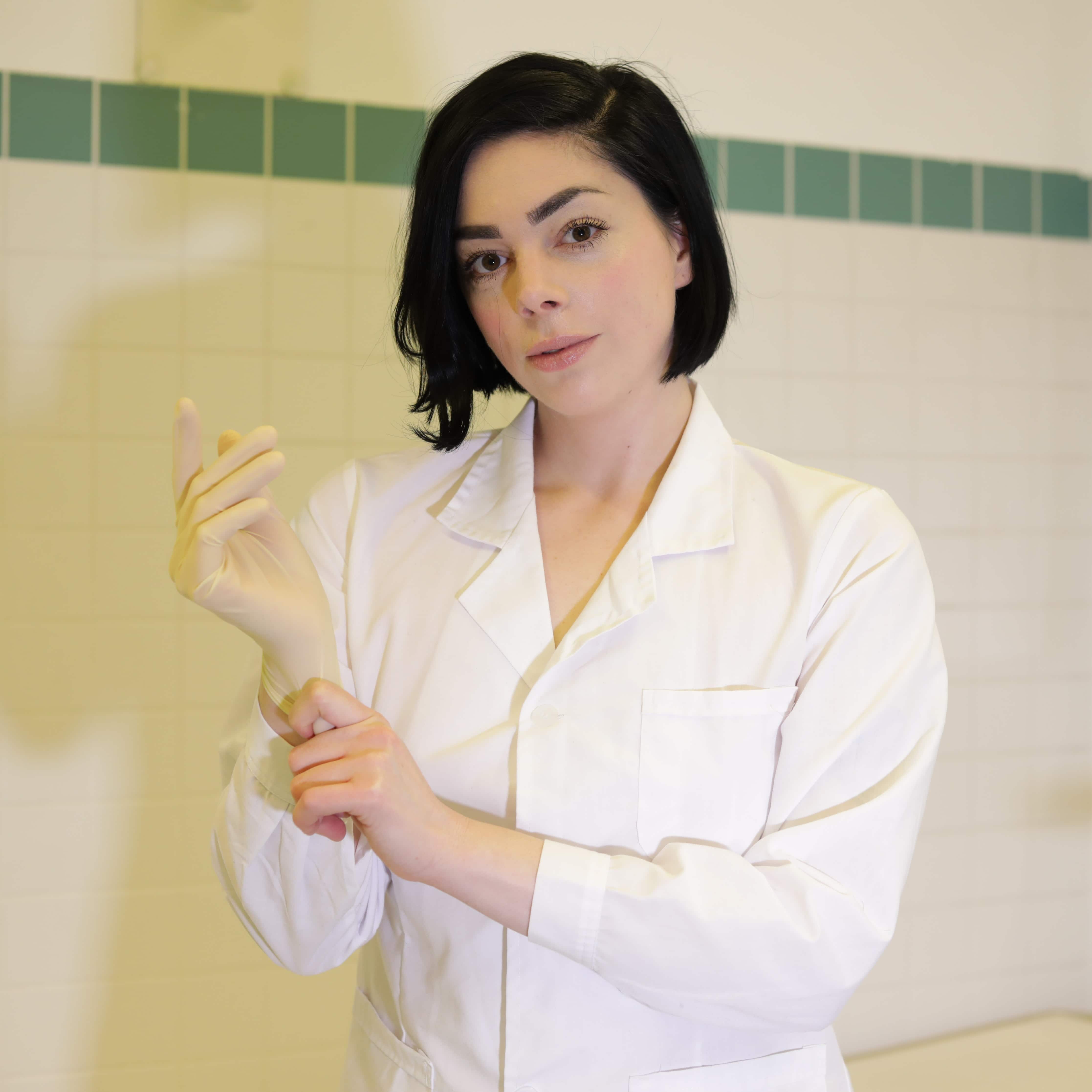 Mistress Lucy d’Or – Domina / Dominus in Berlin