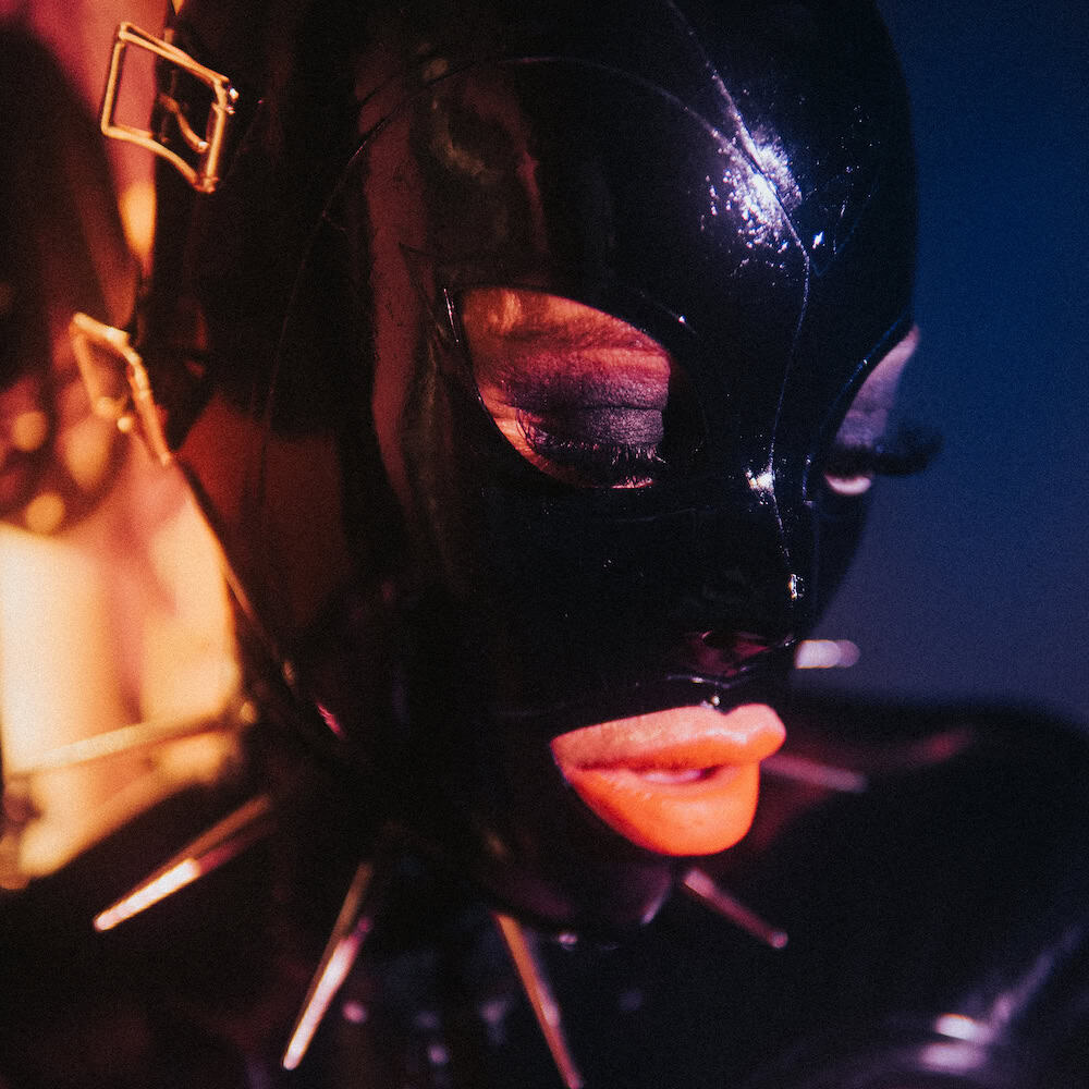 TS Lucy Doll – Domina / Dominus in Berlin