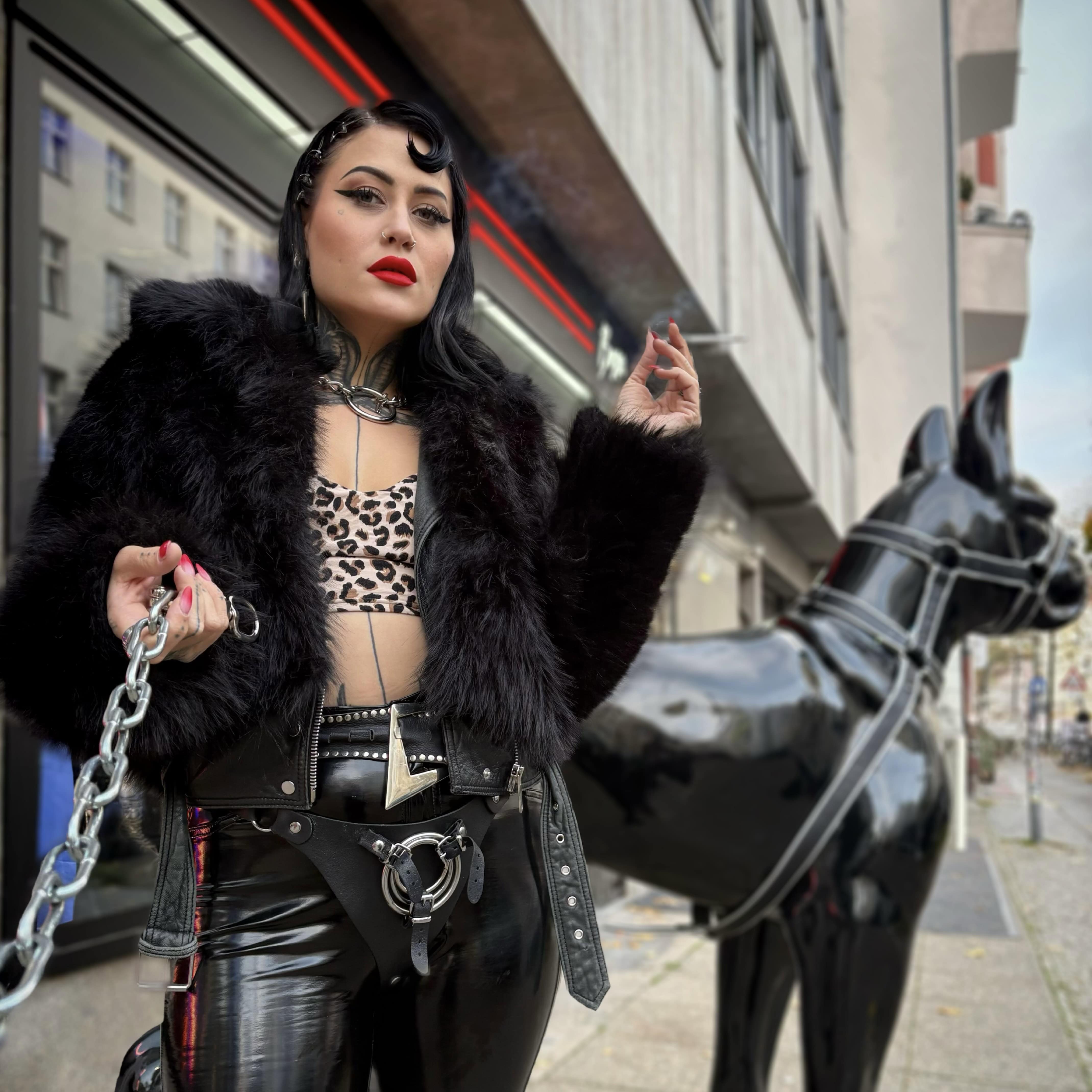 Miss Rosi Riot – Domina / Dominus in Berlin