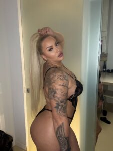 Deutsch Latina Kira